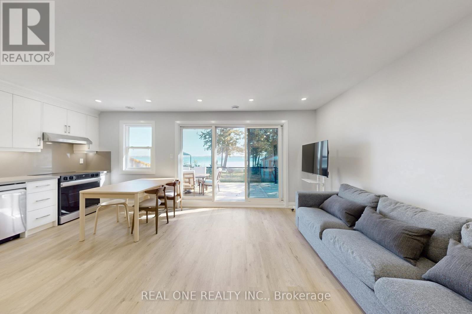 241 Rockaway Beach Place, Innisfil, Ontario  L0L 1K0 - Photo 31 - N12450987