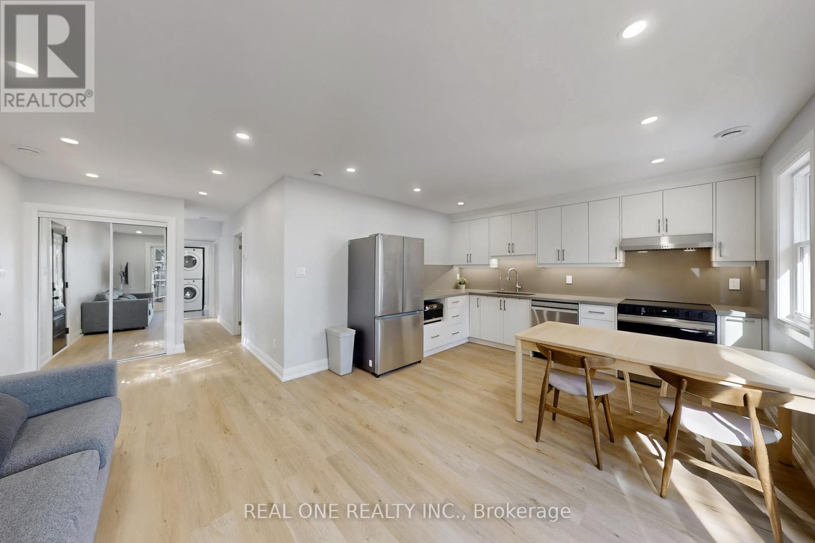 241 Rockaway Beach Place, Innisfil, Ontario  L0L 1K0 - Photo 33 - N12450987