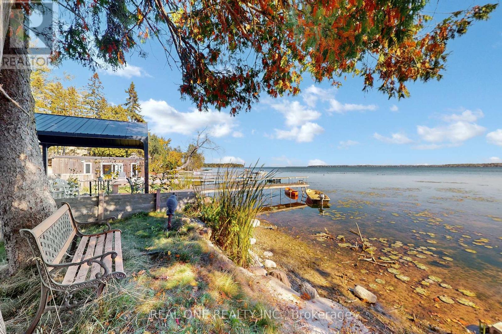 241 Rockaway Beach Place, Innisfil, Ontario  L0L 1K0 - Photo 4 - N12450987