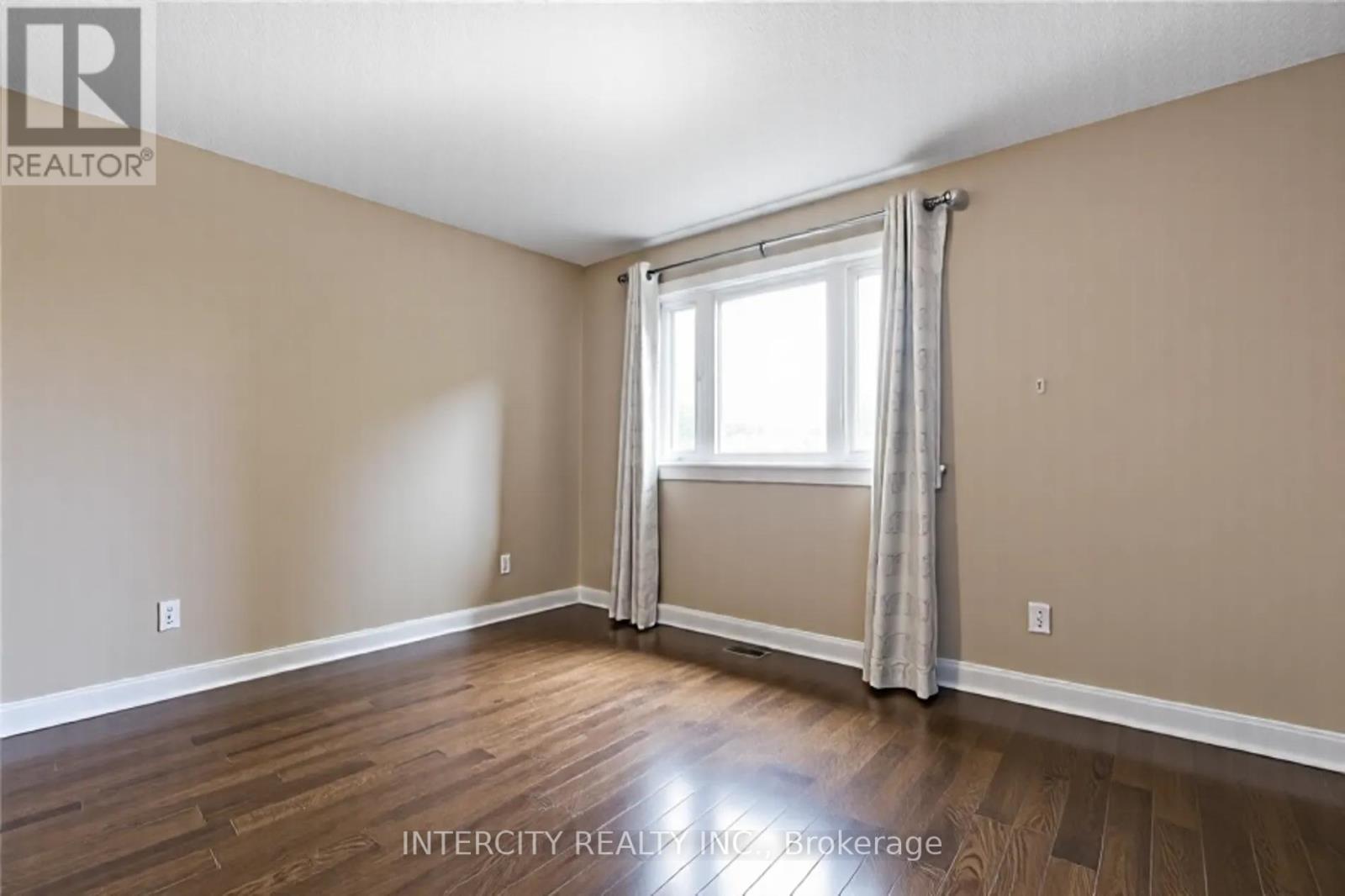 85 Houseman Crescent, Richmond Hill, Ontario  L4C 7S7 - Photo 15 - N12450998