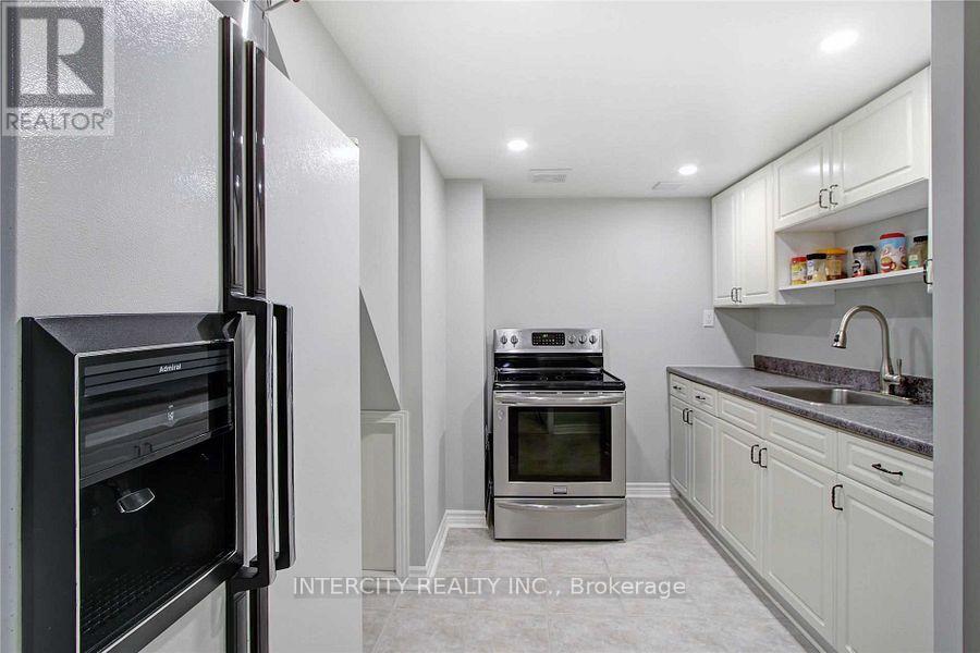 85 Houseman Crescent, Richmond Hill, Ontario  L4C 7S7 - Photo 26 - N12450998