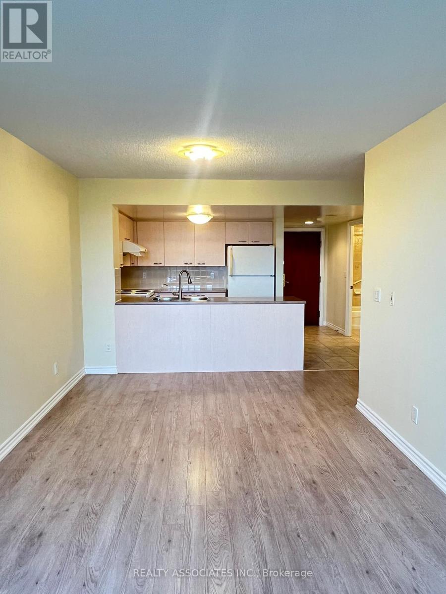 303 - 130 Pond Drive, Markham, Ontario  L3T 7W5 - Photo 15 - N12451008
