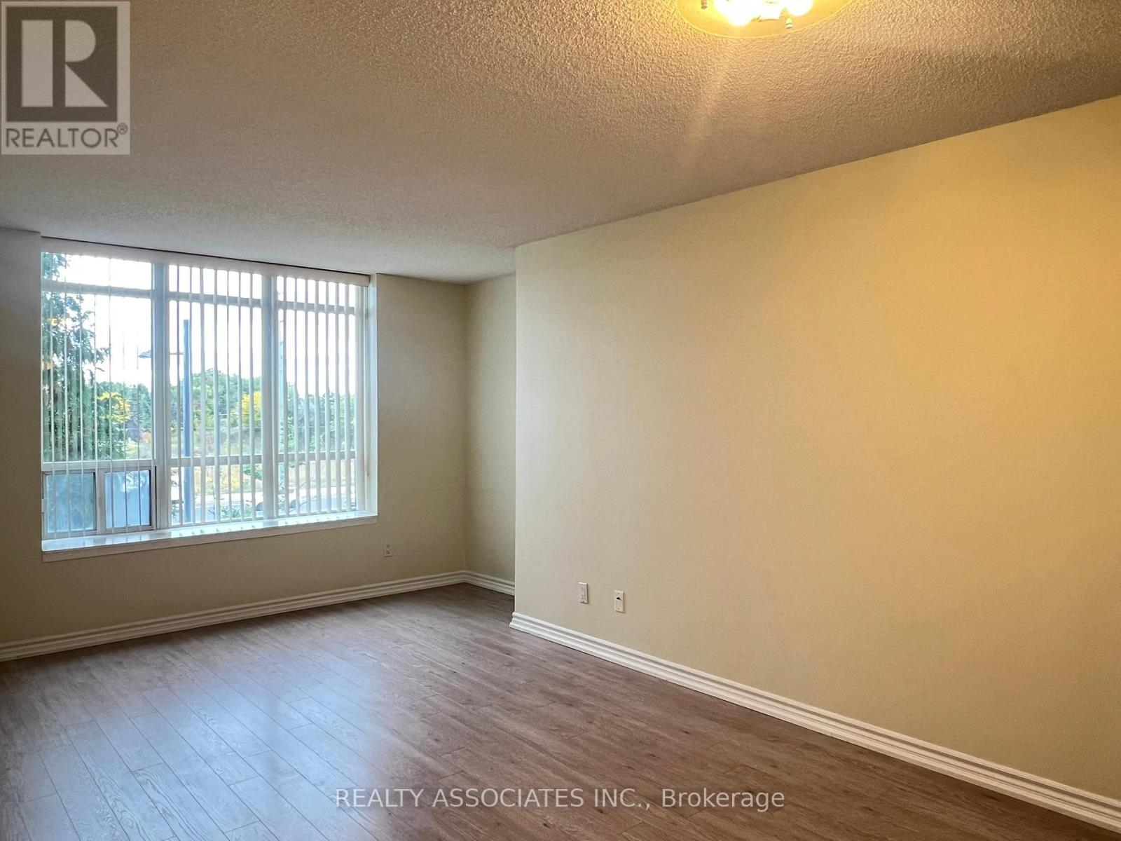 303 - 130 Pond Drive, Markham, Ontario  L3T 7W5 - Photo 19 - N12451008