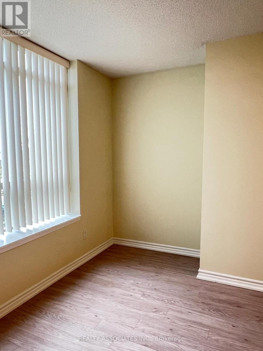 303 - 130 Pond Drive, Markham, Ontario  L3T 7W5 - Photo 20 - N12451008