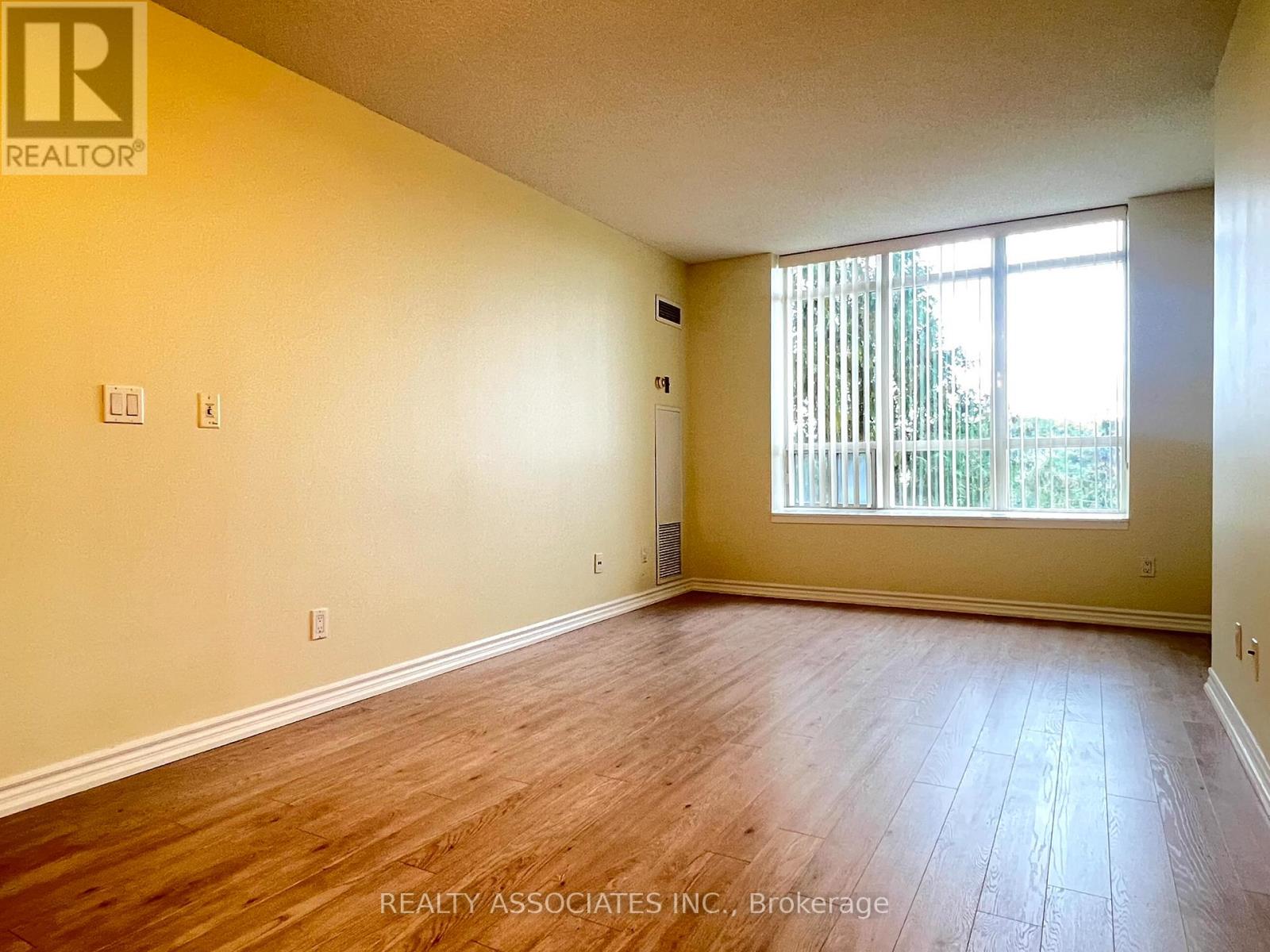 303 - 130 Pond Drive, Markham, Ontario  L3T 7W5 - Photo 21 - N12451008