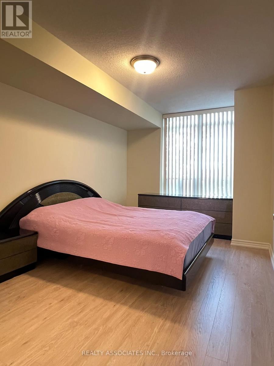 303 - 130 Pond Drive, Markham, Ontario  L3T 7W5 - Photo 22 - N12451008