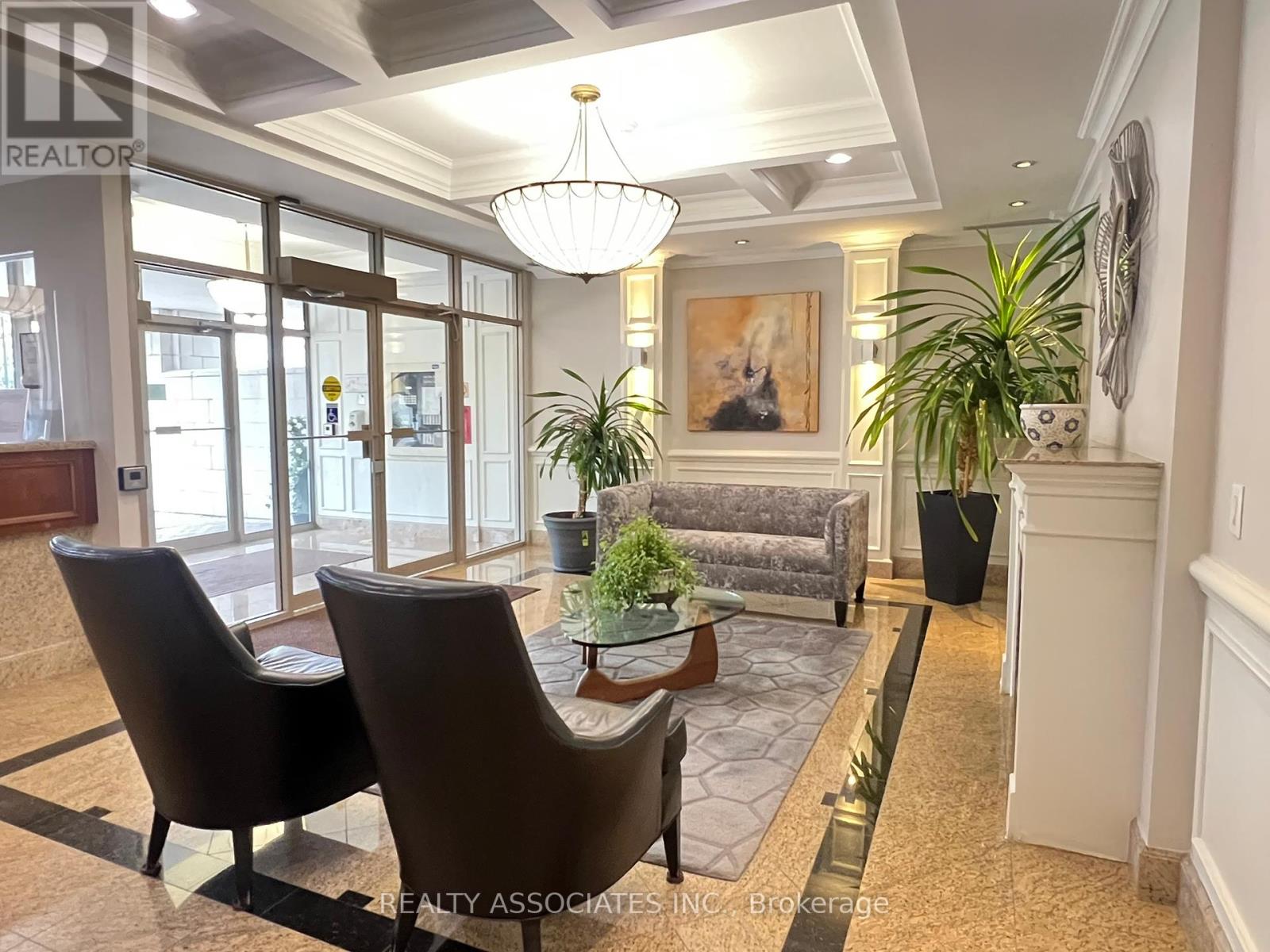 303 - 130 Pond Drive, Markham, Ontario  L3T 7W5 - Photo 5 - N12451008