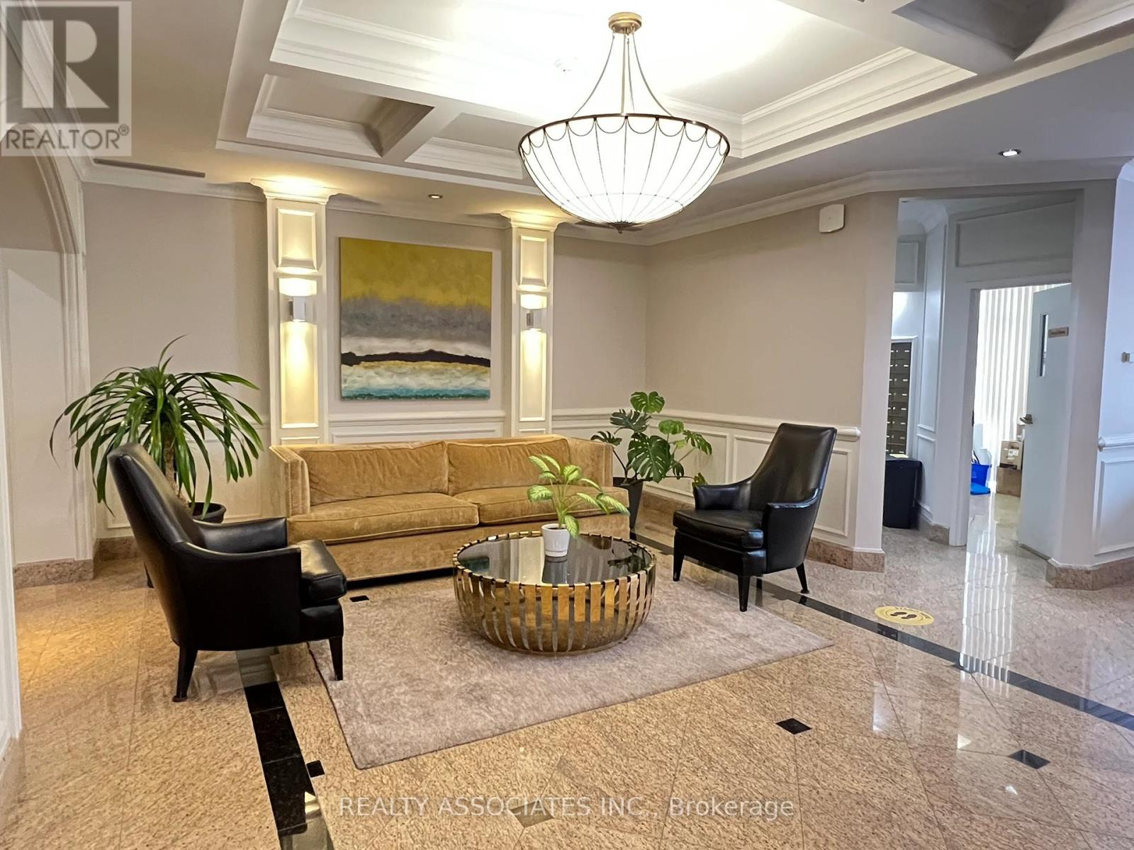 303 - 130 Pond Drive, Markham, Ontario  L3T 7W5 - Photo 6 - N12451008