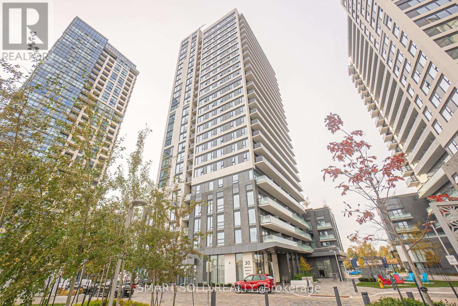 304 - 30 Samuel Wood Way, Toronto, Ontario  M9B 0C9 - Photo 4 - W12450988