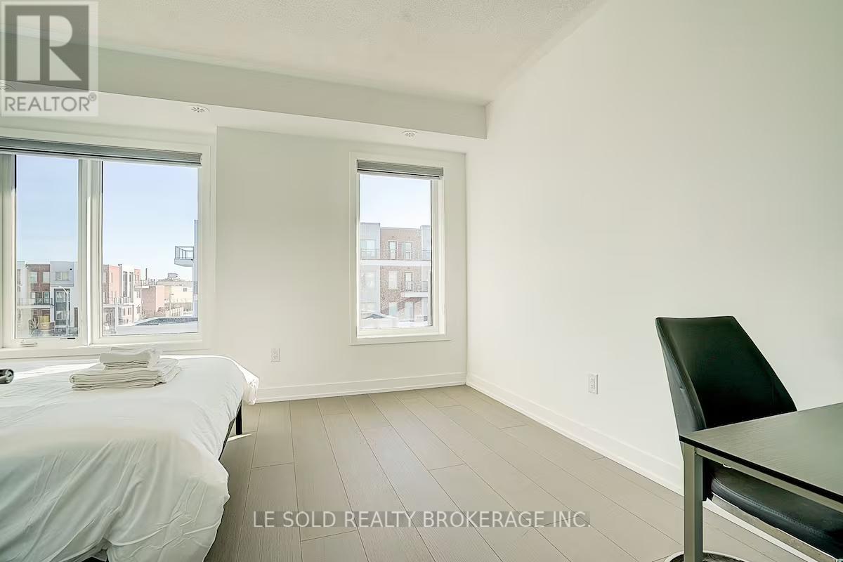 89 Frederick Tisdale Drive, Toronto, Ontario  M3K 0C6 - Photo 10 - W12450991