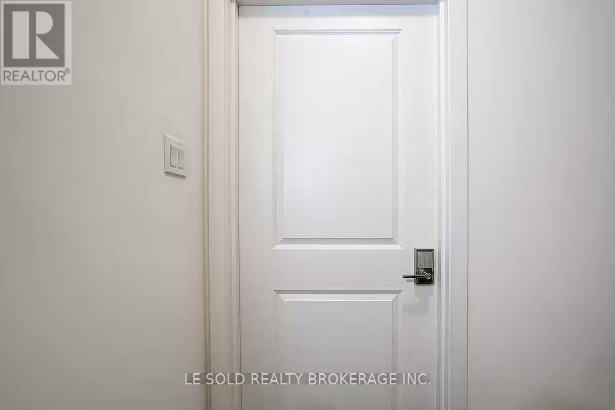 89 Frederick Tisdale Drive, Toronto, Ontario  M3K 0C6 - Photo 12 - W12450991