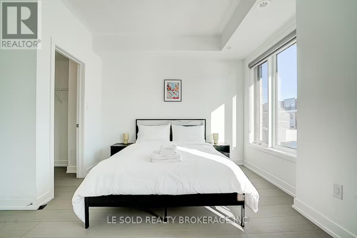 89 Frederick Tisdale Drive, Toronto, Ontario  M3K 0C6 - Photo 8 - W12450991