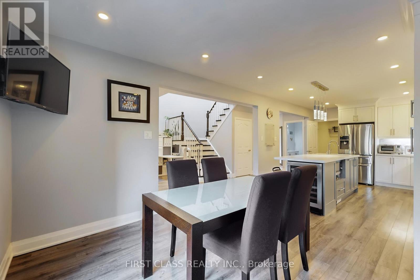 5244 Floral Hill Crescent, Mississauga, Ontario  L5V 1V4 - Photo 11 - W12450992
