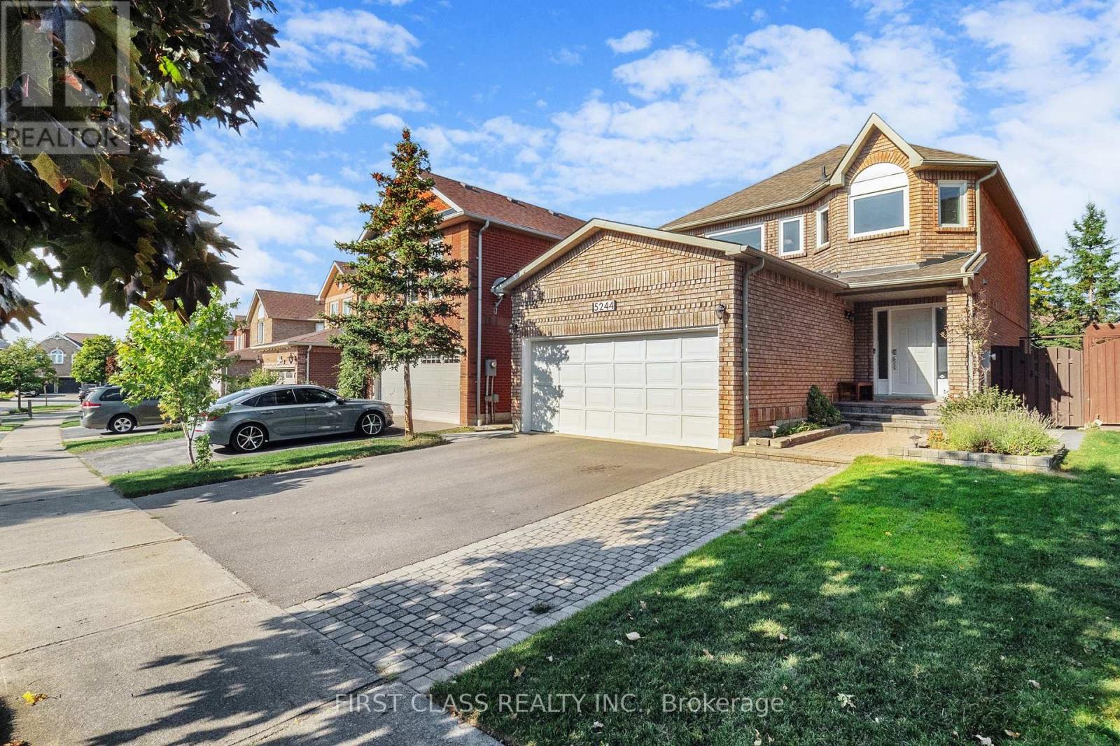 5244 Floral Hill Crescent, Mississauga, Ontario  L5V 1V4 - Photo 2 - W12450992