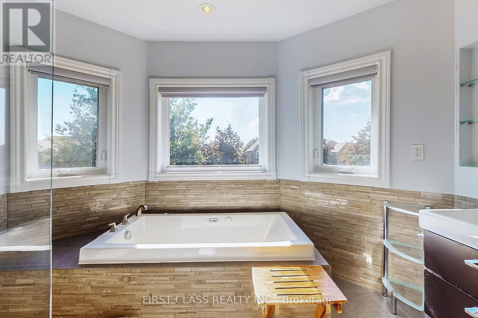 5244 Floral Hill Crescent, Mississauga, Ontario  L5V 1V4 - Photo 24 - W12450992