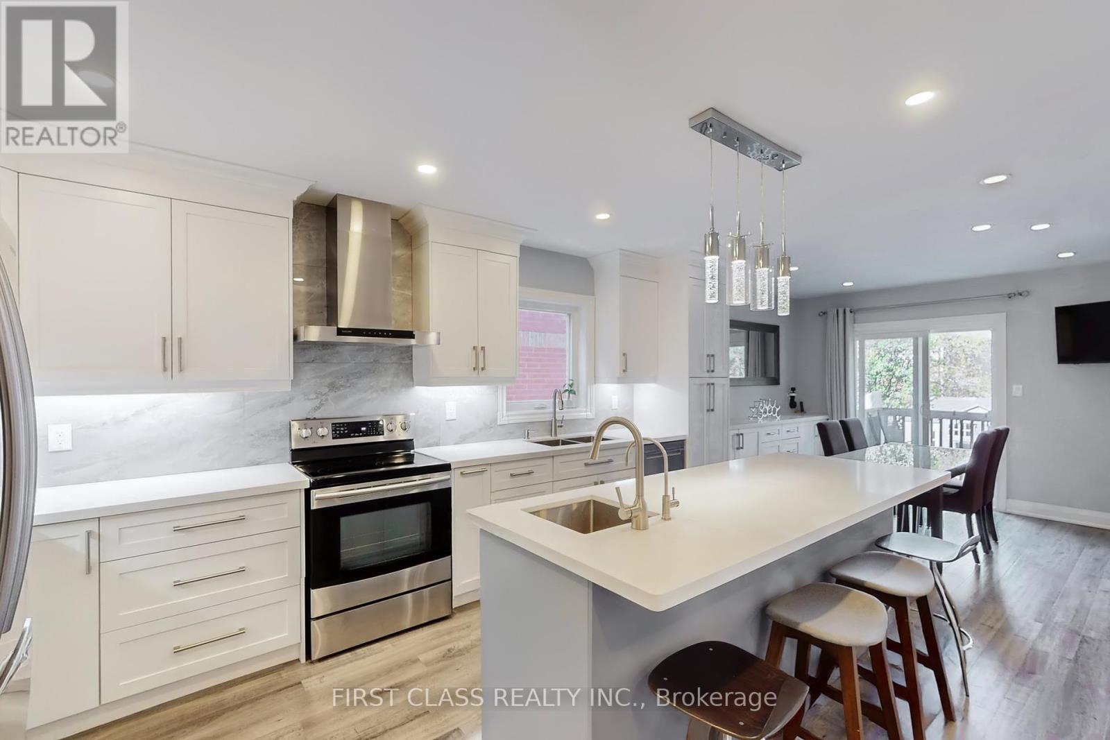 5244 Floral Hill Crescent, Mississauga, Ontario  L5V 1V4 - Photo 8 - W12450992