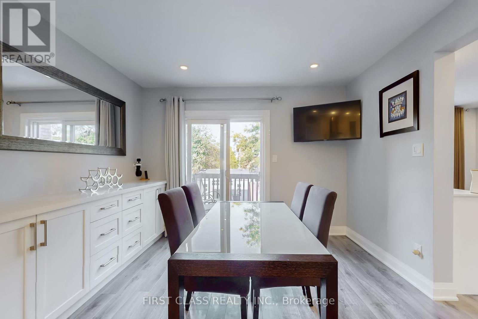 5244 Floral Hill Crescent, Mississauga, Ontario  L5V 1V4 - Photo 9 - W12450992