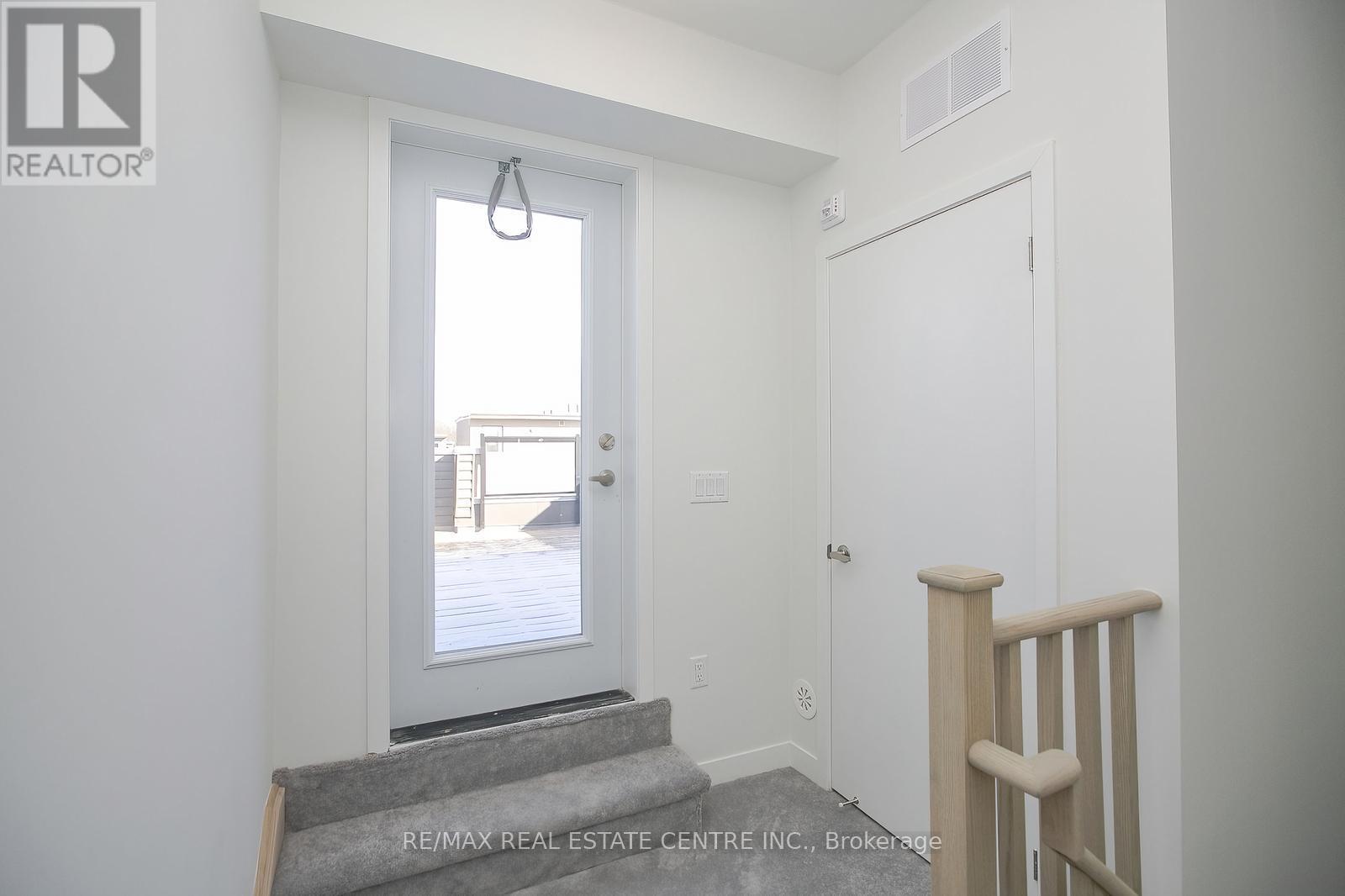 4 - 3556 Colonial Drive, Mississauga, Ontario  L5L 5T3 - Photo 35 - W12451016