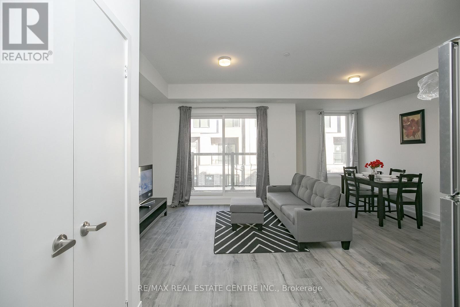 4 - 3556 Colonial Drive, Mississauga, Ontario  L5L 5T3 - Photo 4 - W12451016