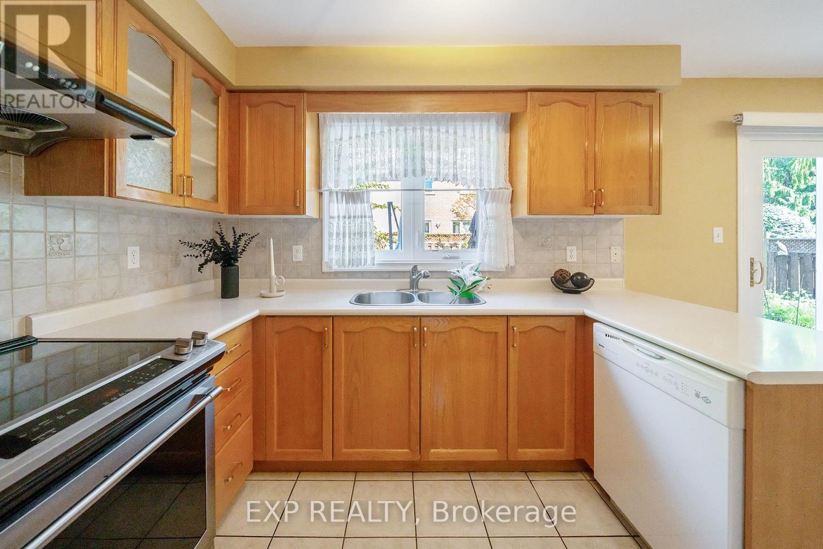 5400 Middleport Crescent, Mississauga, Ontario  L4Z 3V2 - Photo 9 - W12451017