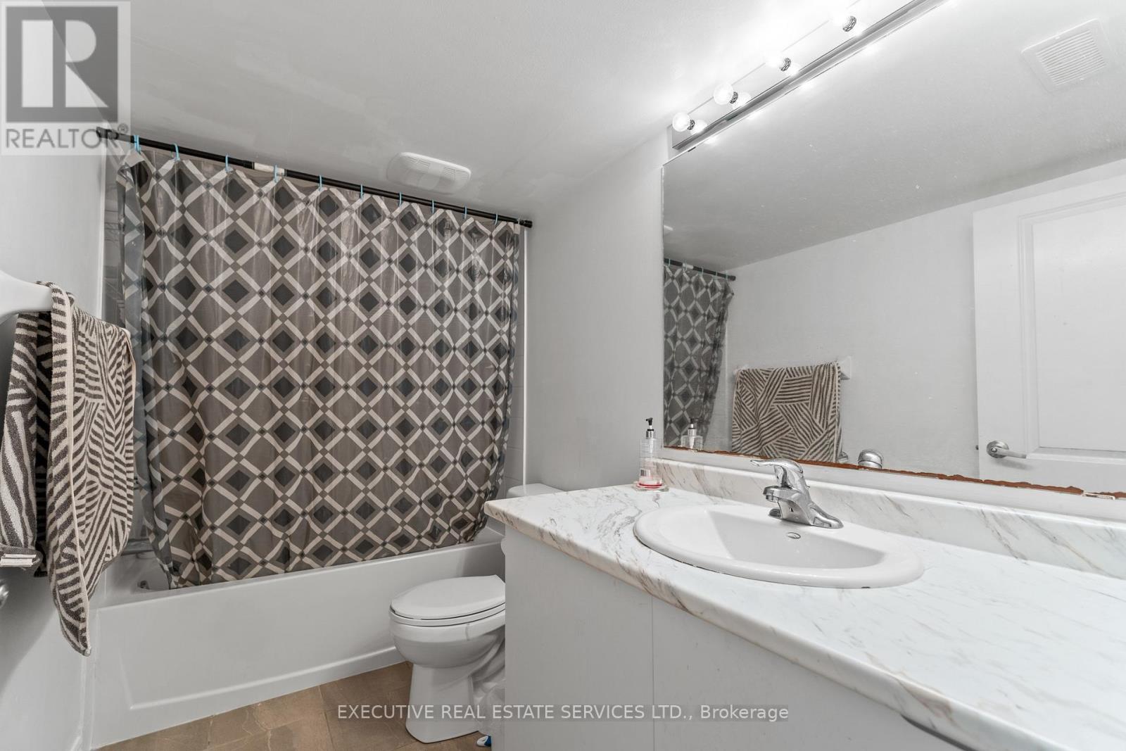 72 - 50 Edinburgh Drive, Brampton, Ontario  L6Y 1N9 - Photo 38 - W12451018