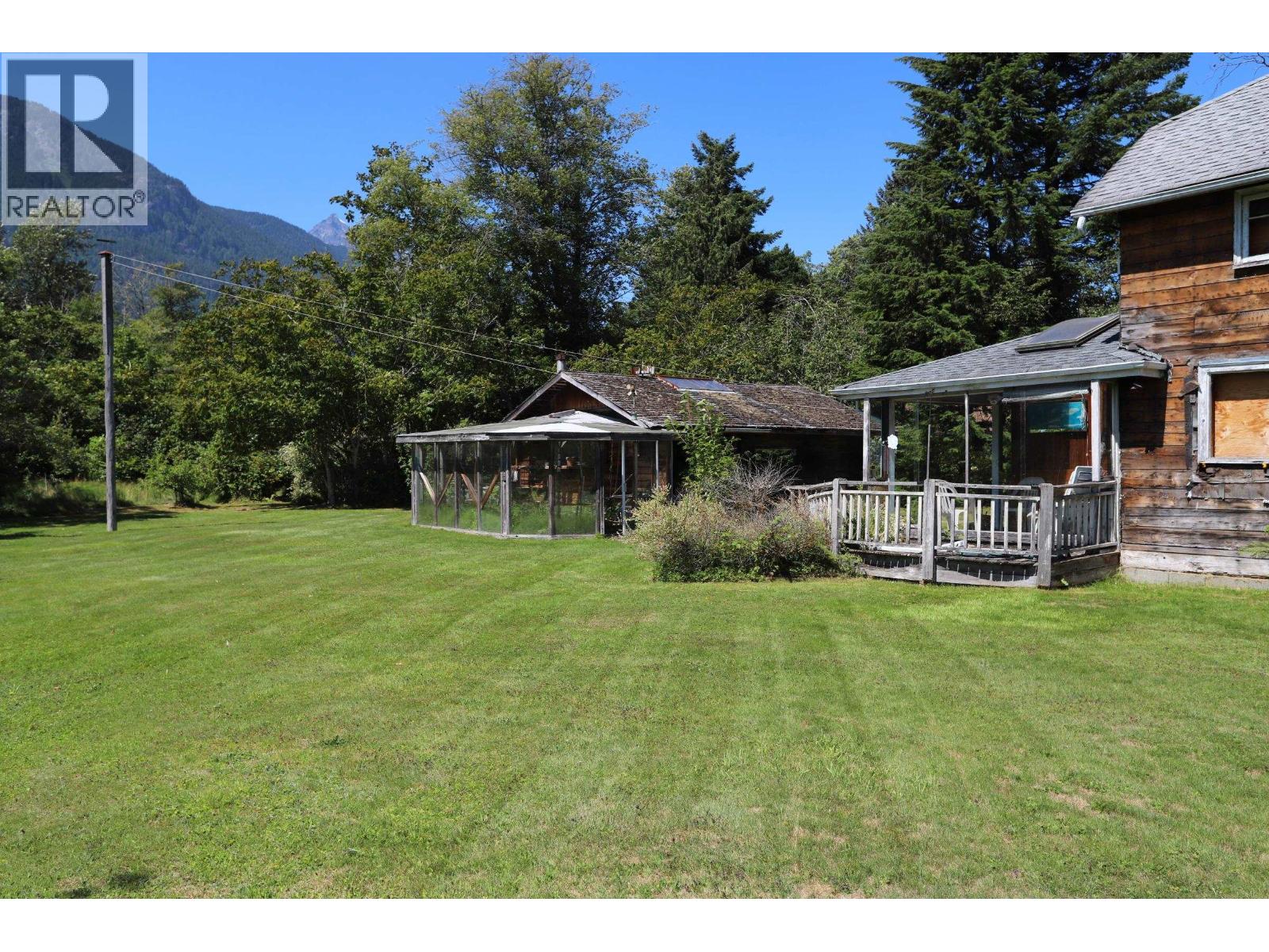41591 Government Road, Squamish, British Columbia  V0H 1H0 - Photo 4 - R2989373