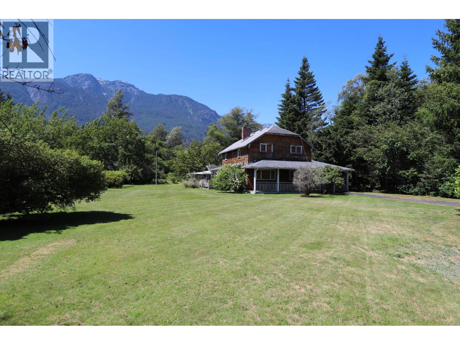 41591 Government Road, Squamish, British Columbia  V0H 1H0 - Photo 3 - R2989373