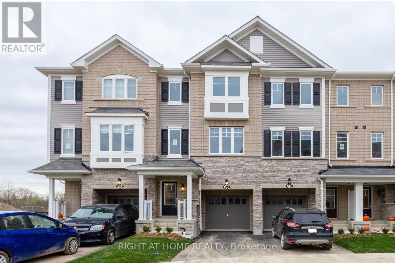 59 HIBISCUS LANE, Hamilton, Ontario