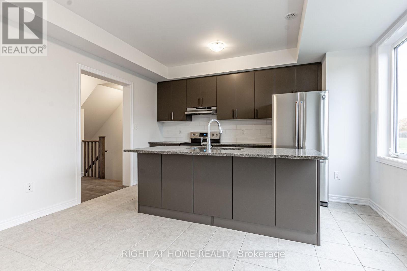 59 Hibiscus Lane, Hamilton, Ontario  L8K 0A4 - Photo 16 - X12450989