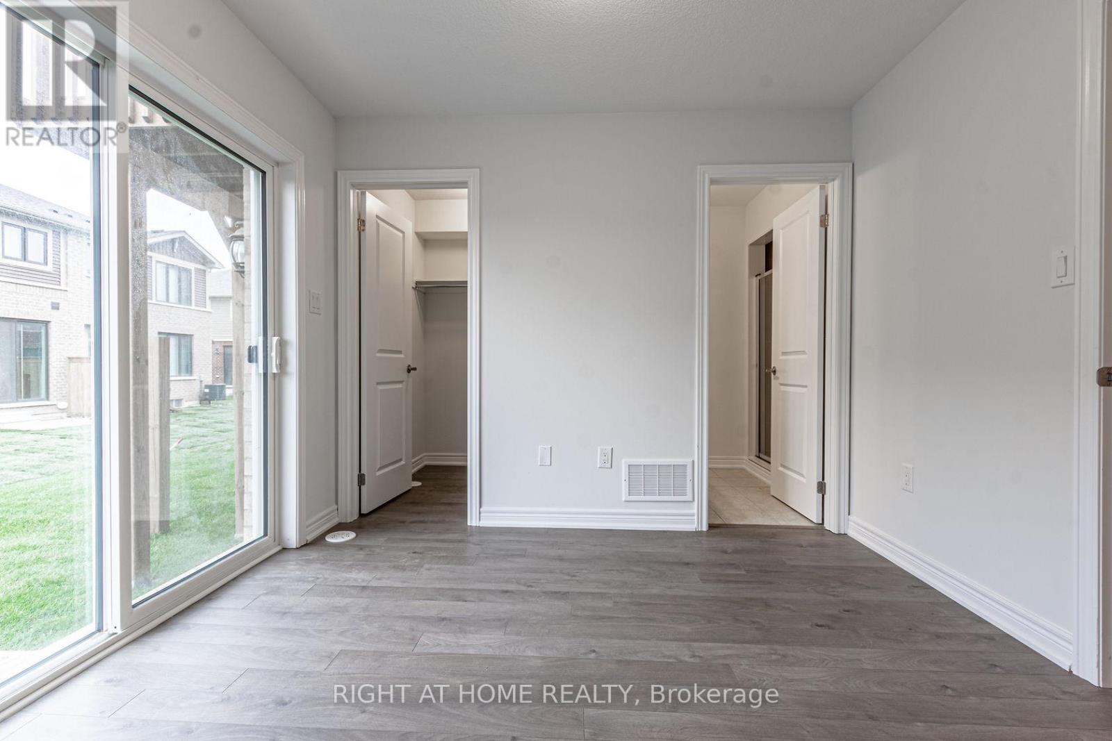 59 Hibiscus Lane, Hamilton, Ontario  L8K 0A4 - Photo 7 - X12450989