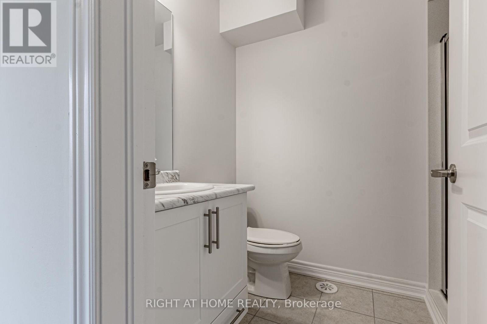 59 Hibiscus Lane, Hamilton, Ontario  L8K 0A4 - Photo 8 - X12450989