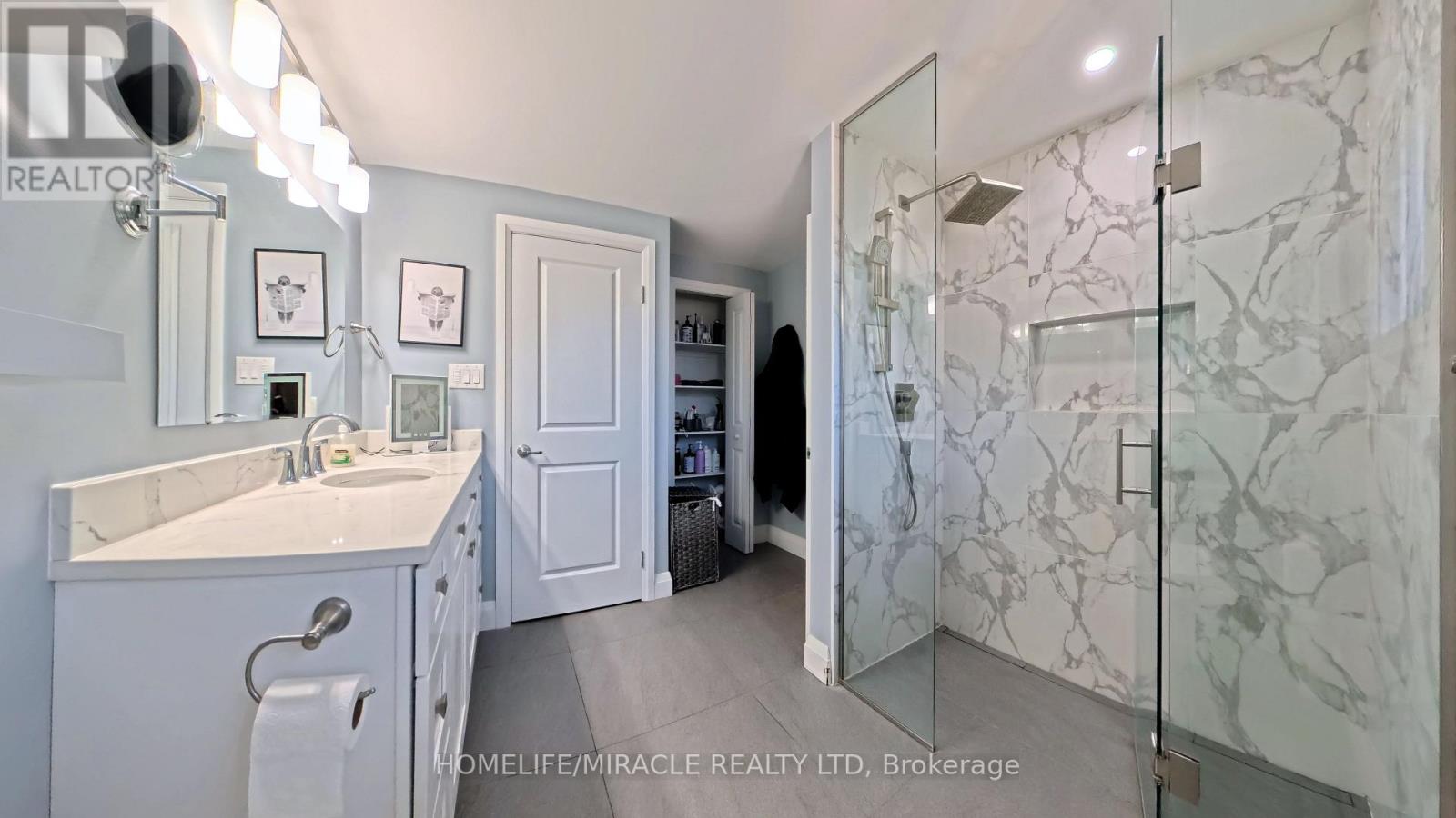 131 Carlyle Drive, Kitchener, Ontario  N2P 1V9 - Photo 14 - X12450995