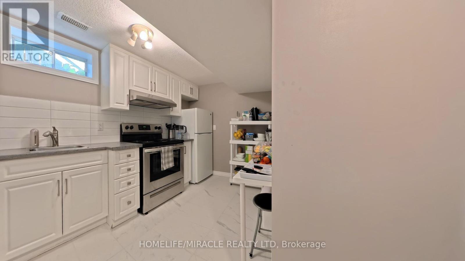 131 Carlyle Drive, Kitchener, Ontario  N2P 1V9 - Photo 27 - X12450995