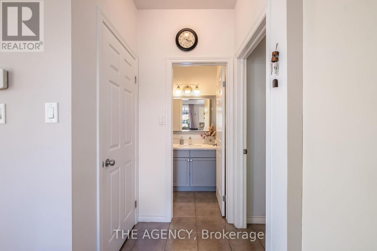 37 - 99 Panabaker Drive, Hamilton, Ontario  L9G 0A3 - Photo 8 - X12451019