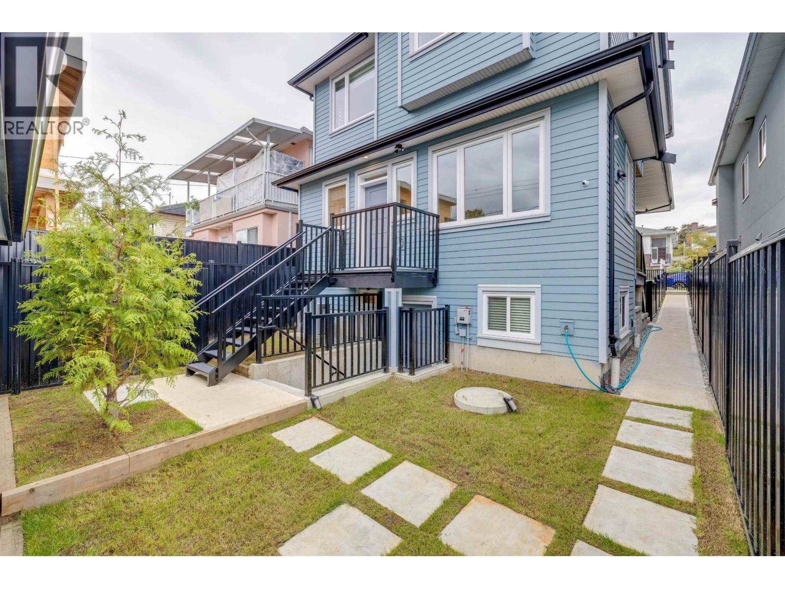 2 3571 E 28th Avenue, Vancouver, British Columbia  V5R 1T4 - Photo 2 - R3043167