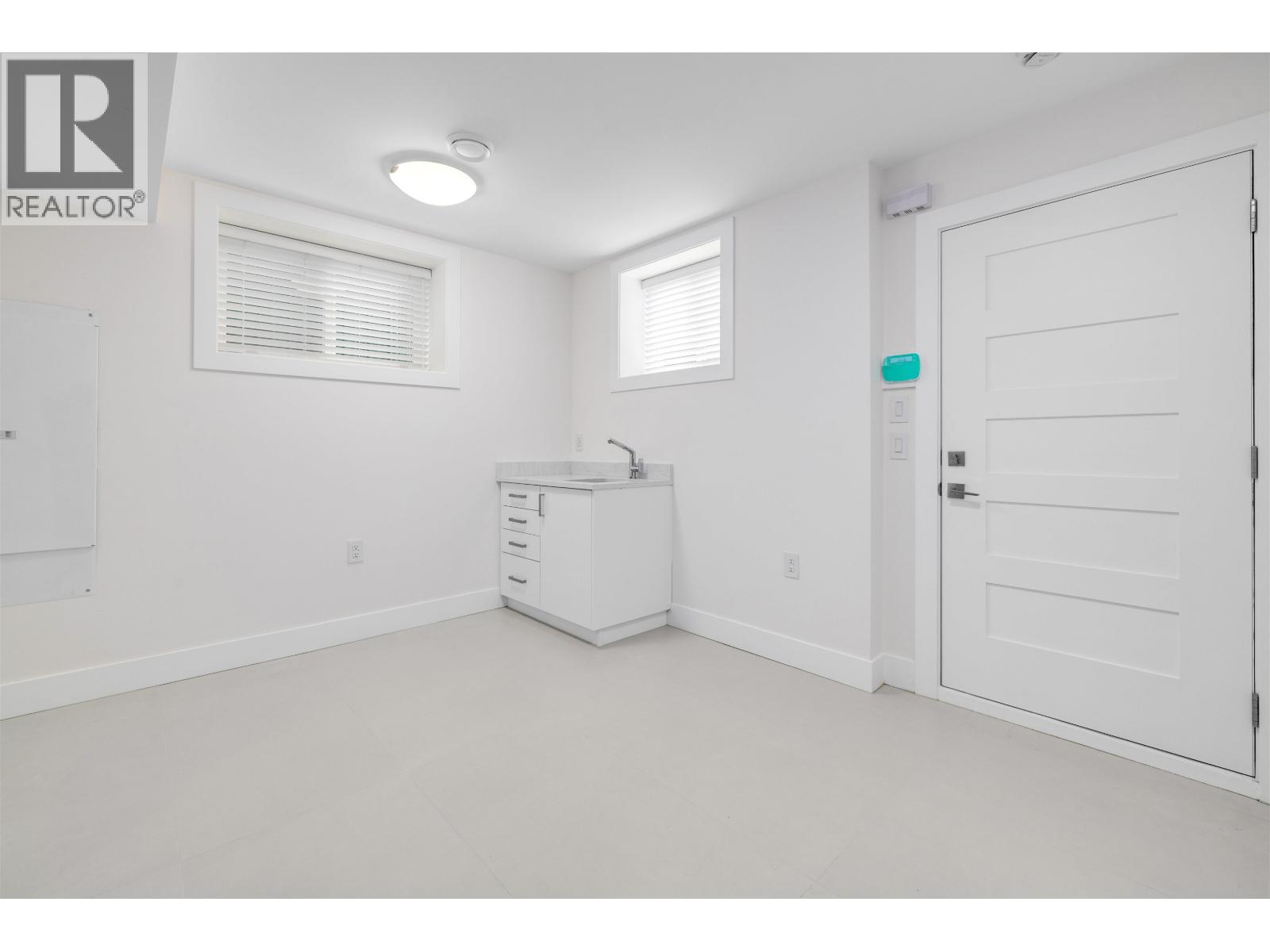 2 3571 E 28th Avenue, Vancouver, British Columbia  V5R 1T4 - Photo 5 - R3043167