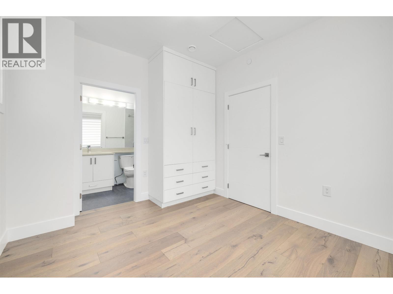 2 3571 E 28th Avenue, Vancouver, British Columbia  V5R 1T4 - Photo 4 - R3043167