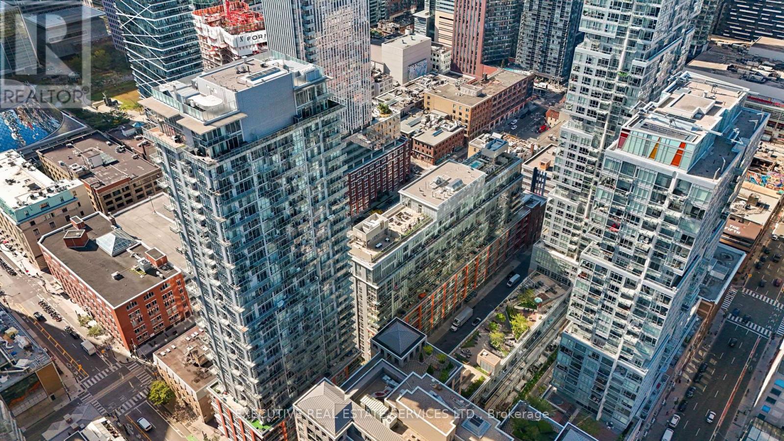 324 - 21 Nelson Street, Toronto, Ontario  M5V 3H9 - Photo 2 - C12451022