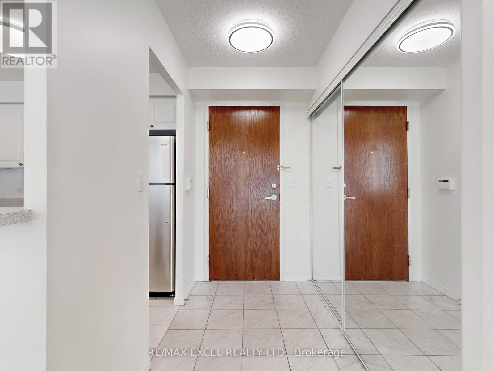 707 - 29 Pemberton Avenue, Toronto, Ontario  M2M 4L5 - Photo 3 - C12451025
