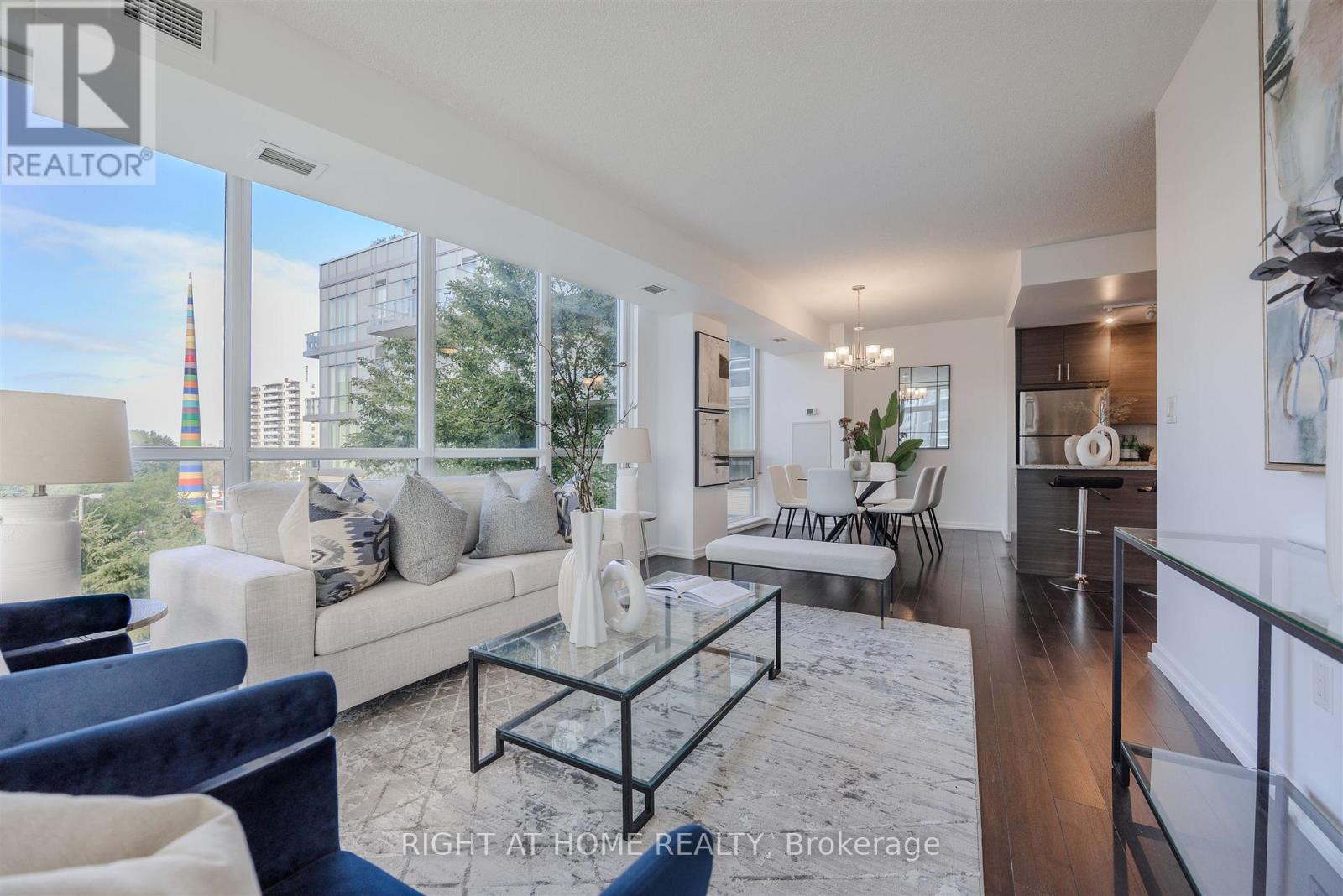 206 - 70 FOREST MANOR ROAD, Toronto, Ontario