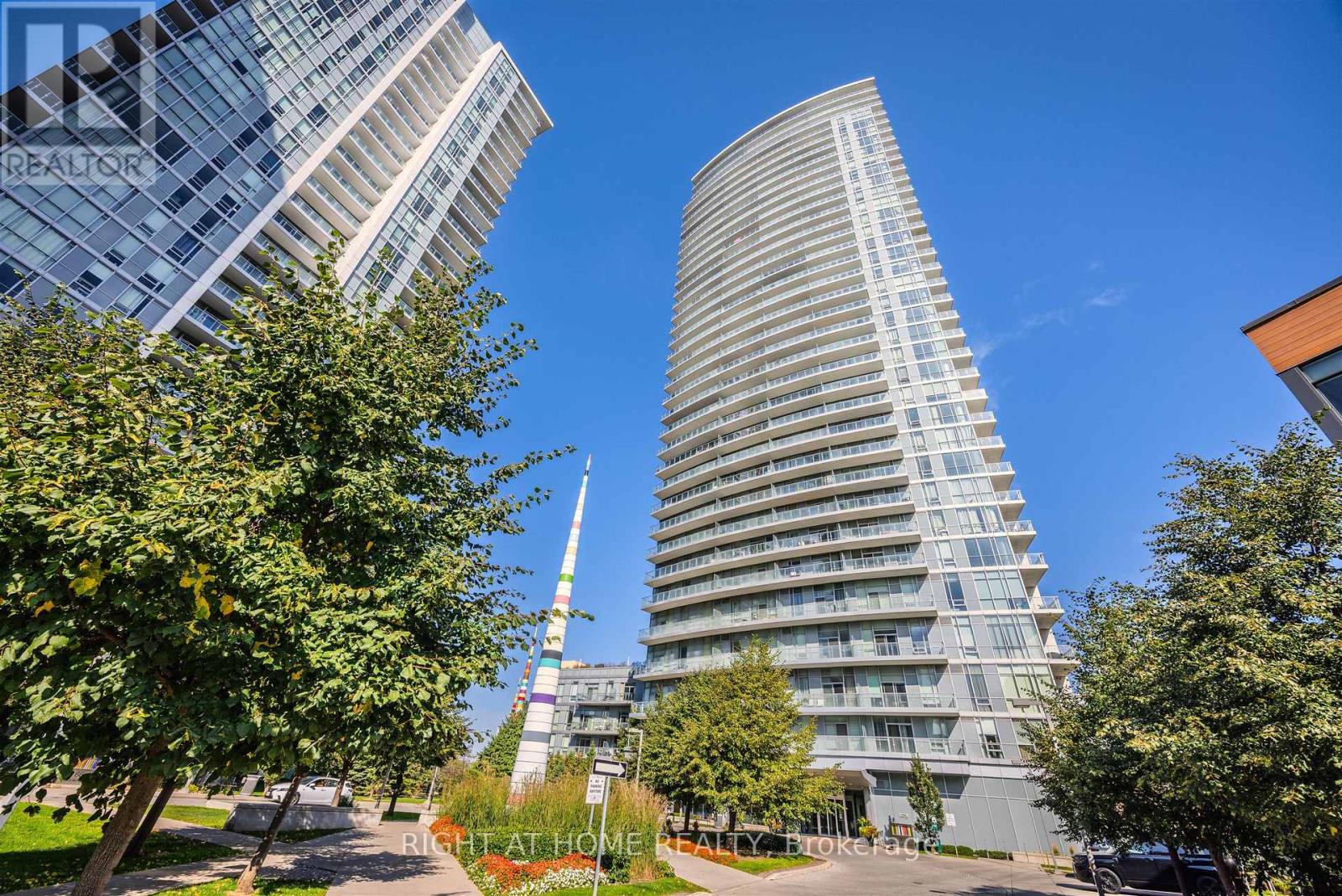206 - 70 Forest Manor Road, Toronto, Ontario  M2J 0A9 - Photo 2 - C12451034