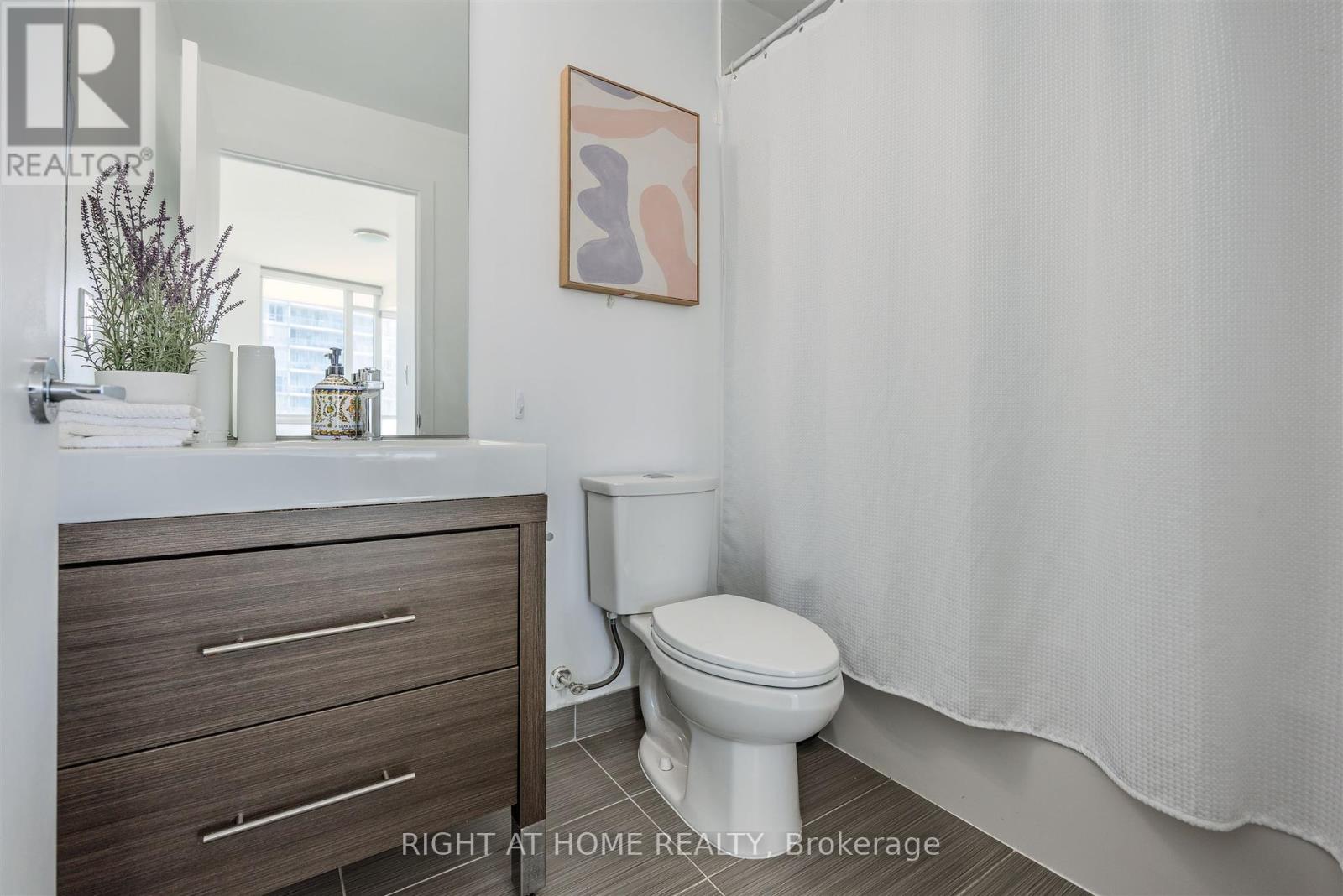 206 - 70 Forest Manor Road, Toronto, Ontario  M2J 0A9 - Photo 25 - C12451034