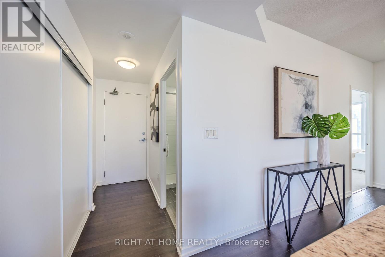 206 - 70 Forest Manor Road, Toronto, Ontario  M2J 0A9 - Photo 7 - C12451034
