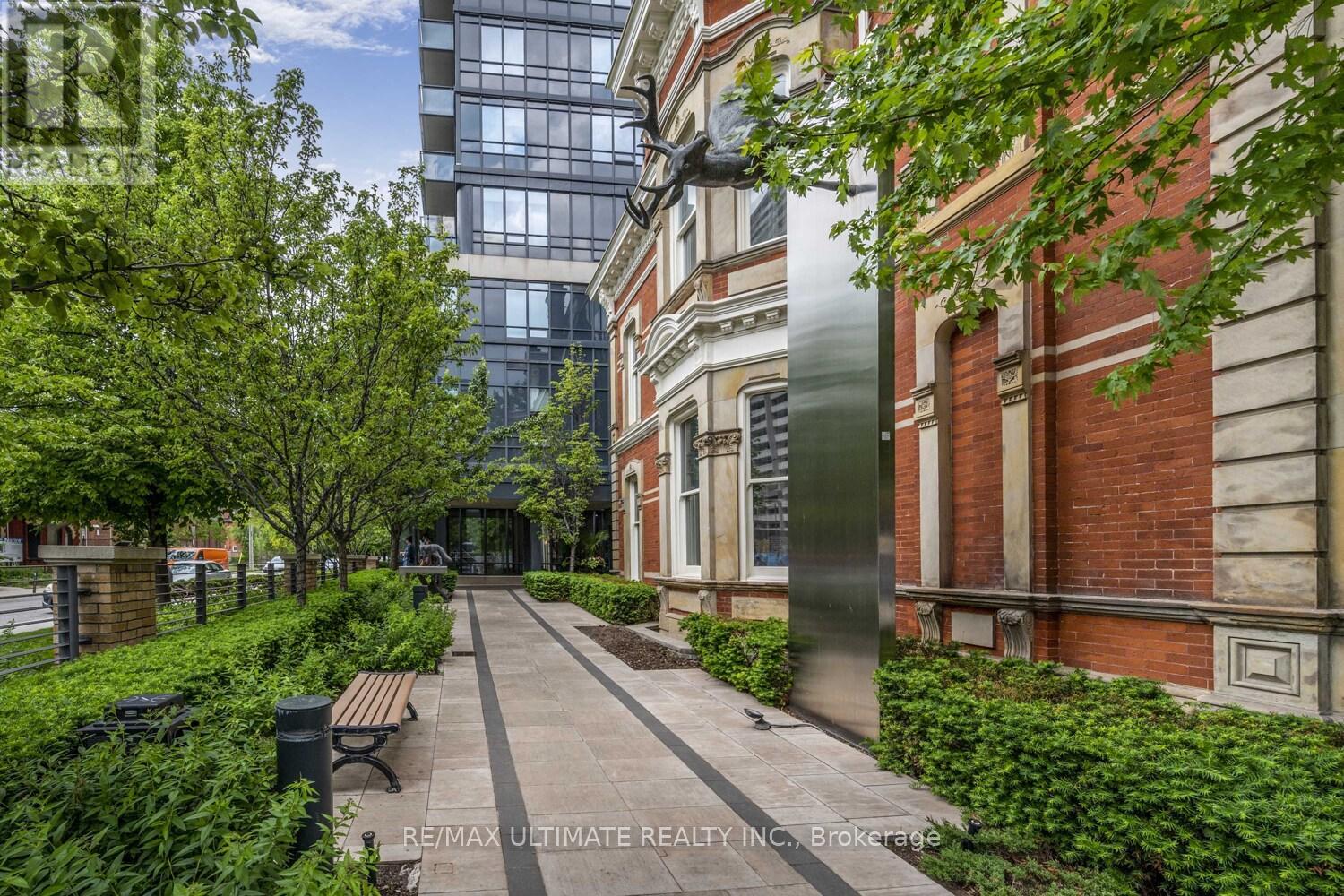 404 - 28 Linden Street, Toronto, Ontario  M4Y 0A4 - Photo 3 - C12451044