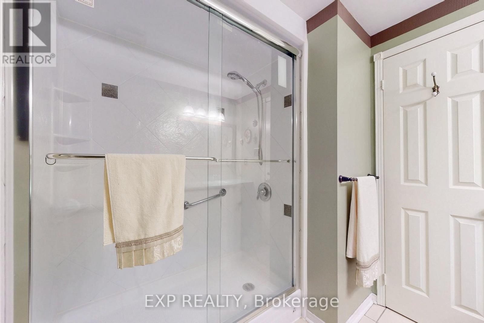 905 Rambleberry Avenue, Pickering, Ontario  L1V 5Y1 - Photo 18 - E12451028