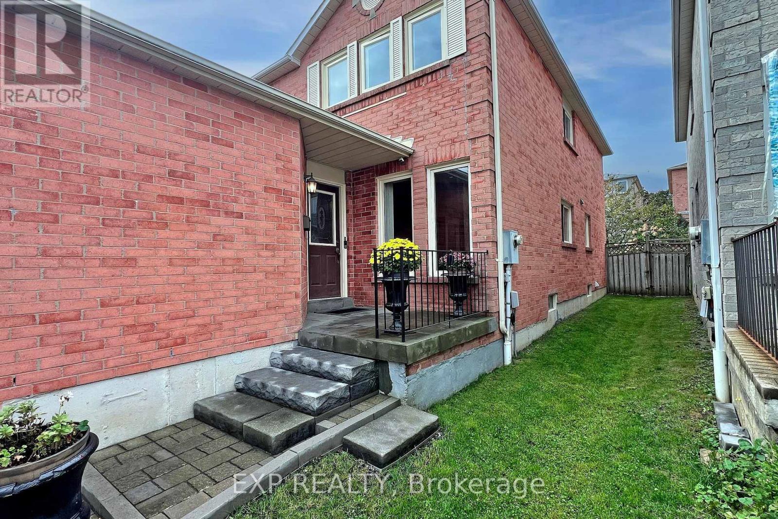 905 Rambleberry Avenue, Pickering, Ontario  L1V 5Y1 - Photo 2 - E12451028