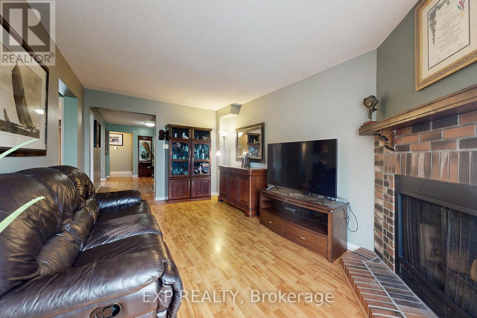 905 Rambleberry Avenue, Pickering, Ontario  L1V 5Y1 - Photo 4 - E12451028