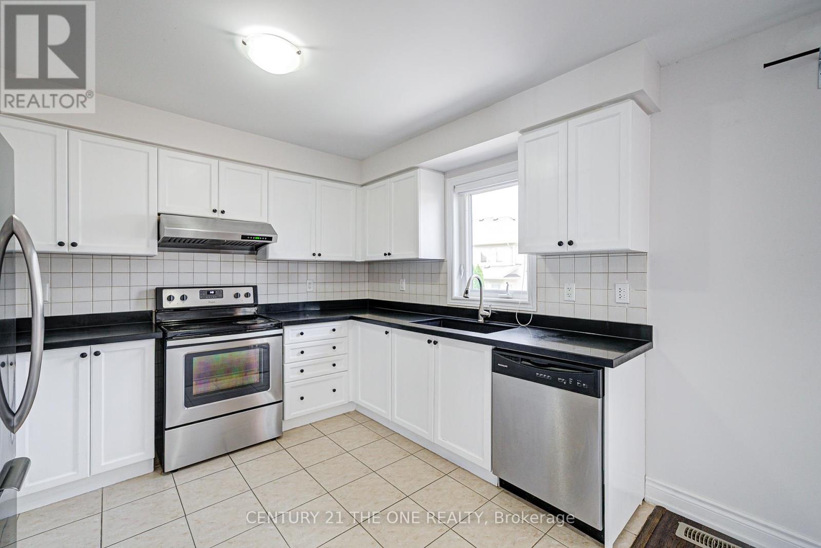 52 Stoyell Drive, Richmond Hill, Ontario  L4E 0M7 - Photo 5 - N12451042