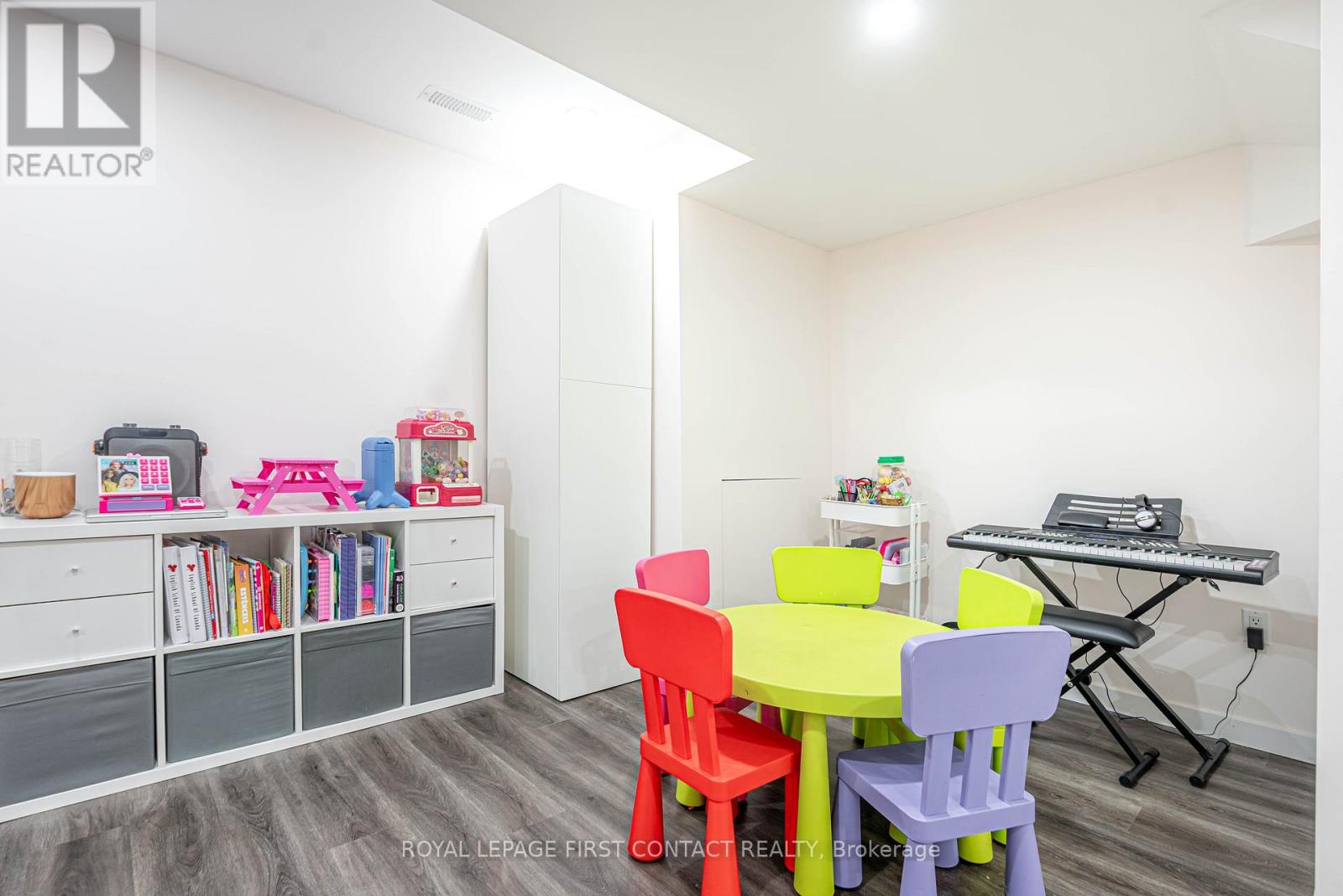 26 Deneb Street, Barrie, Ontario  L4M 0K6 - Photo 21 - S12451040