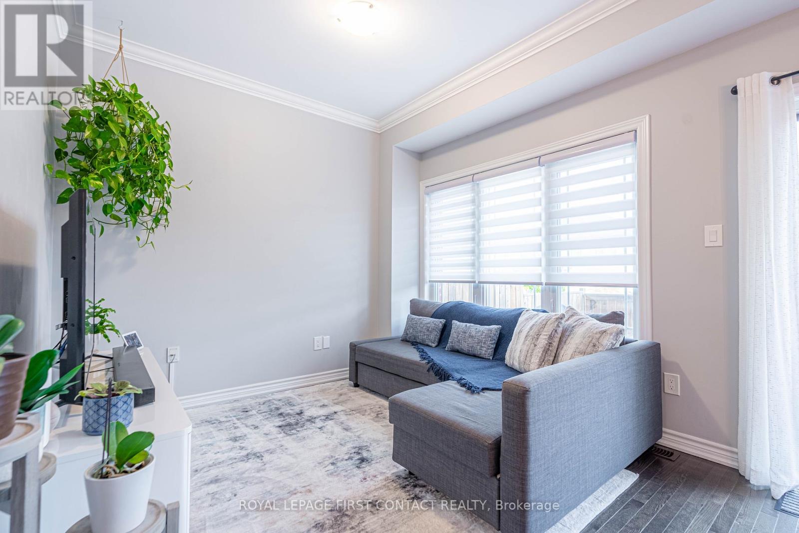 26 Deneb Street, Barrie, Ontario  L4M 0K6 - Photo 7 - S12451040